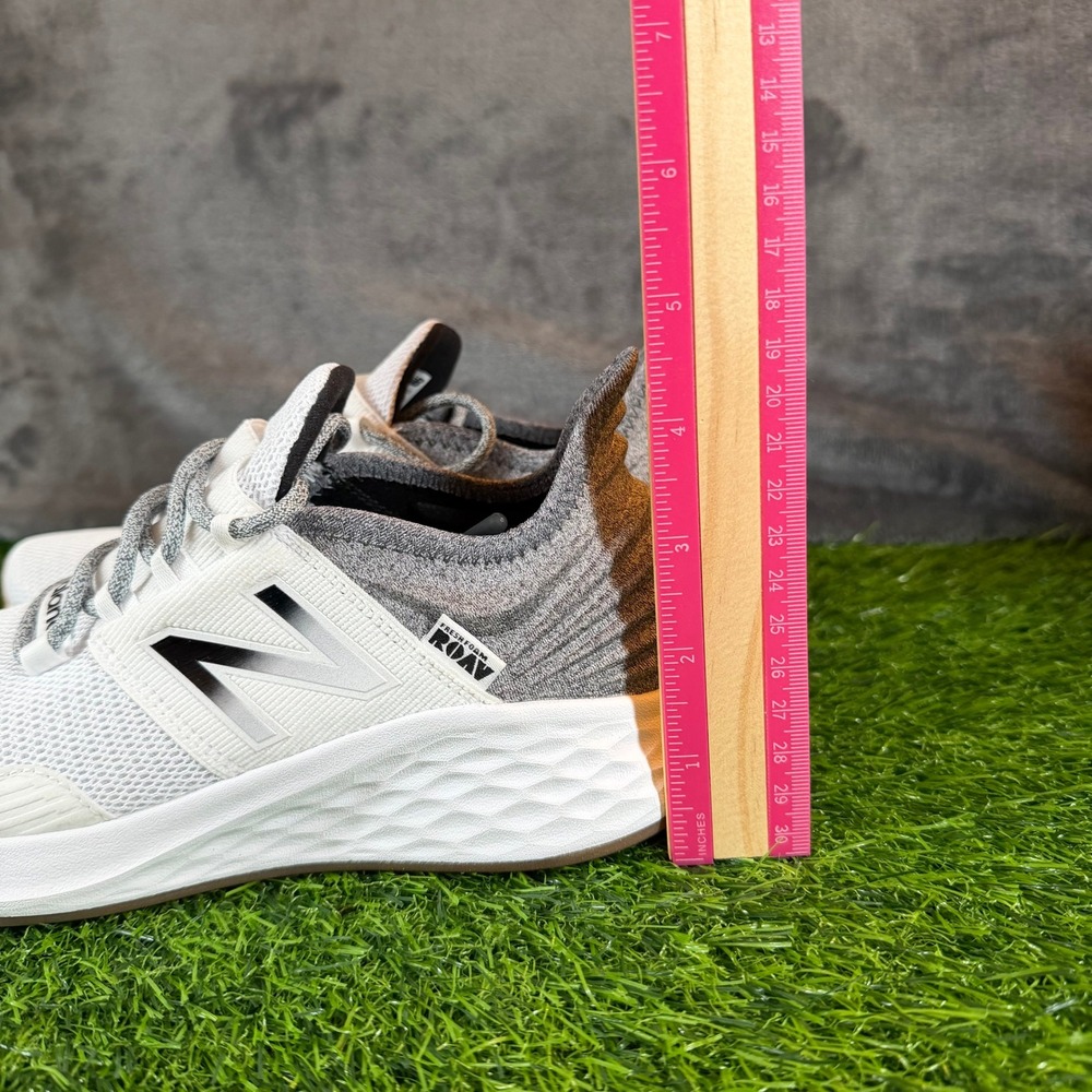 New Balance Fresh Foam Roav Tee Shirt Running Shoes White Grey Womens size 6 - Picture 10 of 13